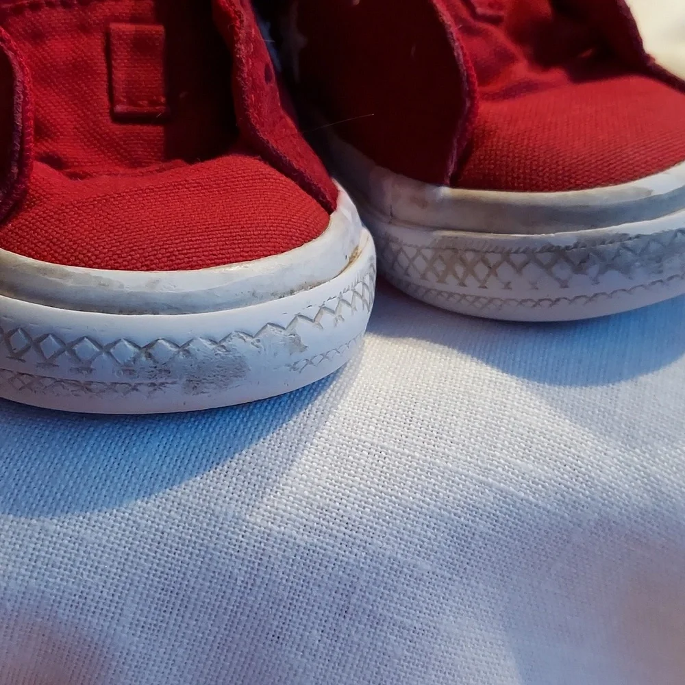 Converse low tops size 8 boys red white